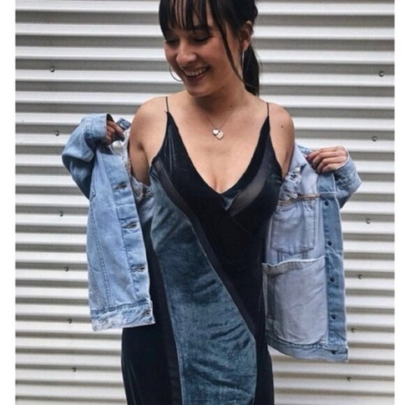 NEON BLONDE Not Mine Jean Jacket Oversized Denim Light Wash Distressed Size S - Picture 1 of 16